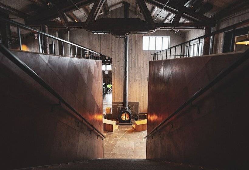 בית מלון כפרי Niehku Mountain Villa