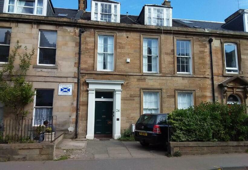 پانسیون Ivy Braveheart Edinburg