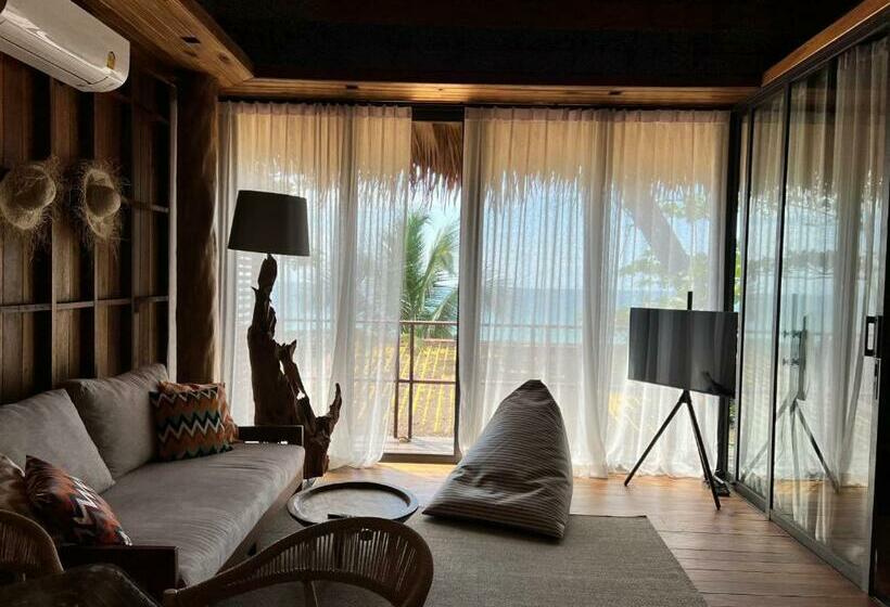 リゾートホテル Sealord Naithon Beachfront Villa