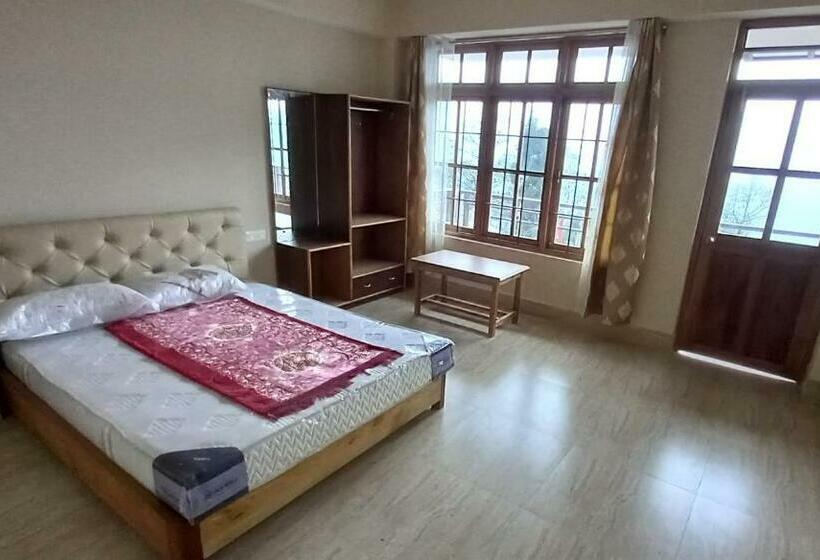 استراحتگاه Sherpa Villa