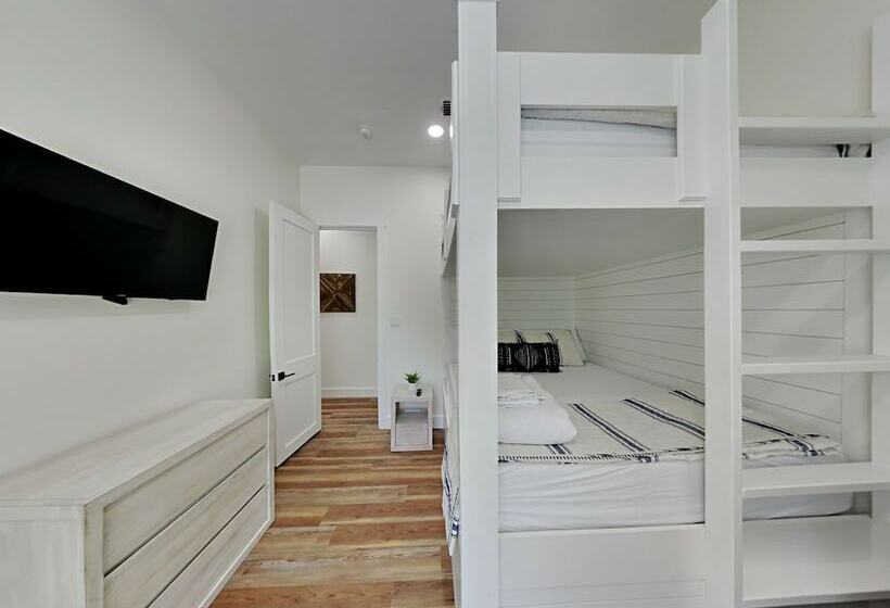 Wood Beach Retreat