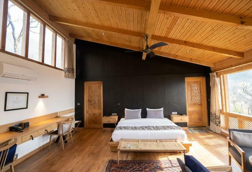 אתר נופש Qayaam Gah