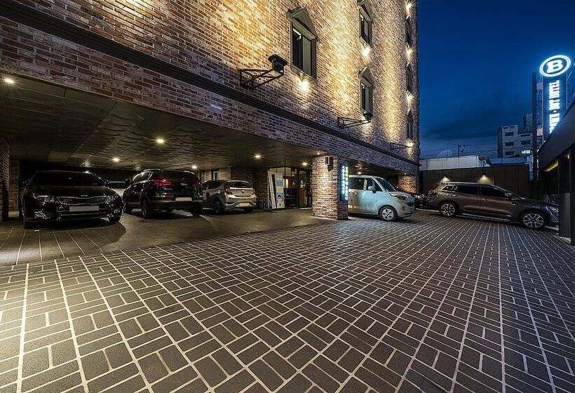 Brown Dot Hotel Osan