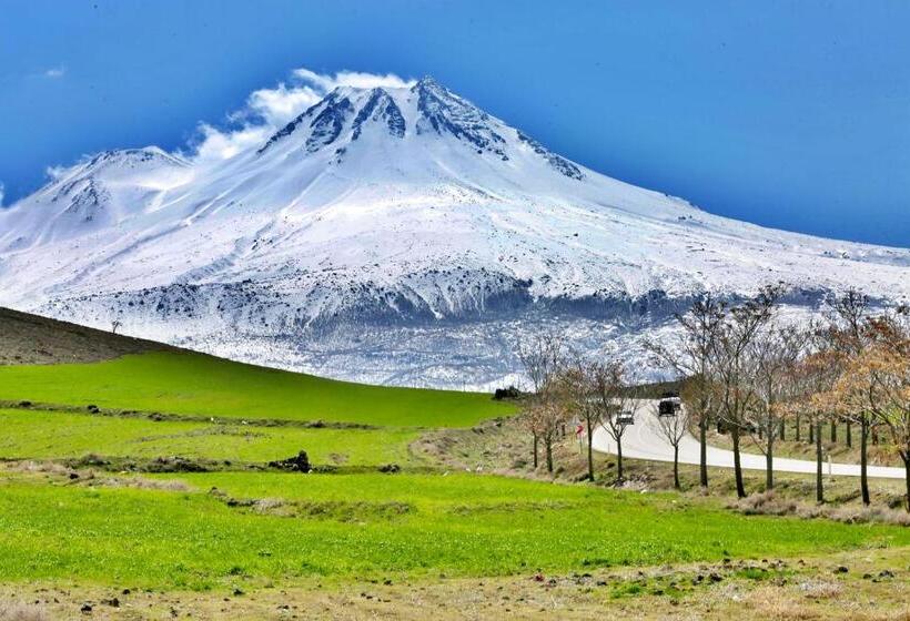 Karbeyaz Hotel & Resort