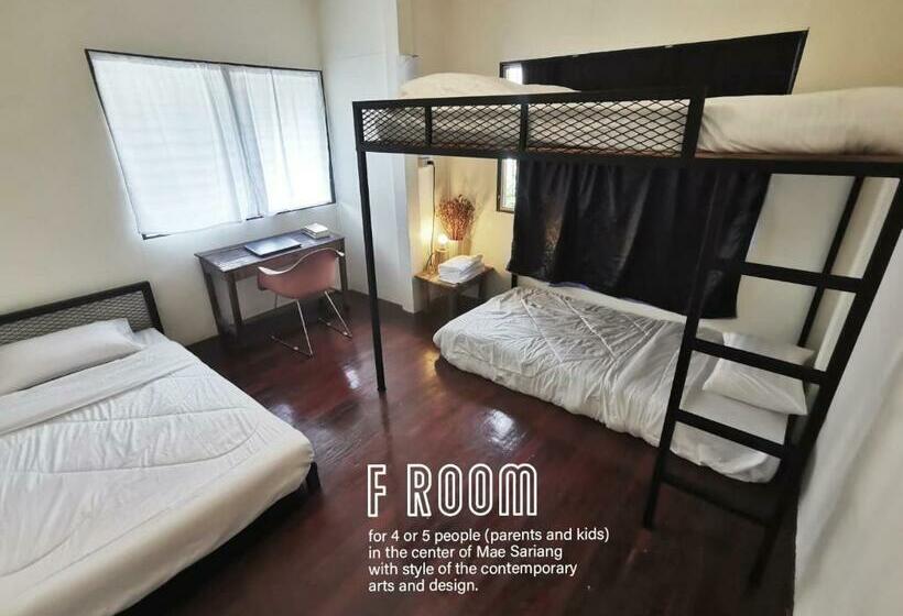 هاستل Atom Poshtel