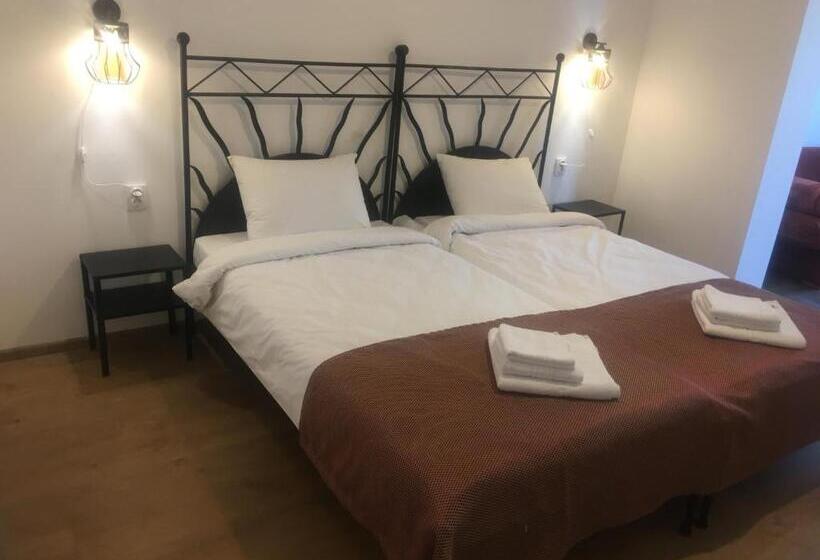 استراحتگاه Casa Soarelui
