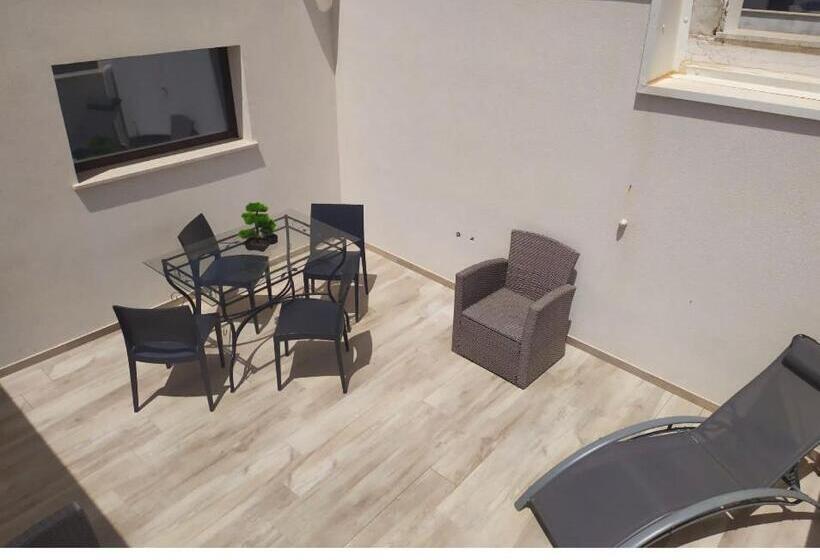 تختخواب و صبحانه Suite Sweet Dreams Dan Champs