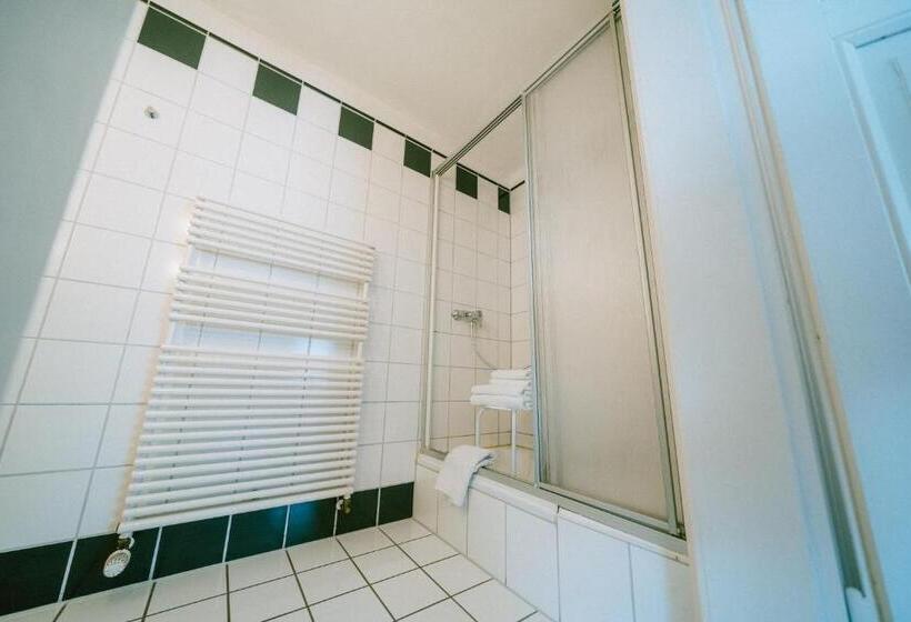 بنسيون Haus Till E