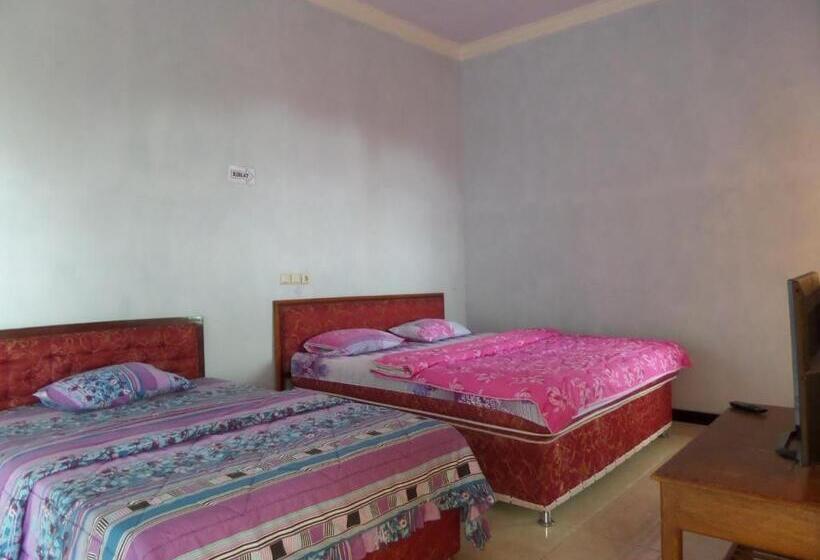 פנסיון Km 31 Sujono Guesthouse