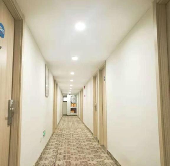 Otel Hanting Express Shanghai Hongkou Football Stadium