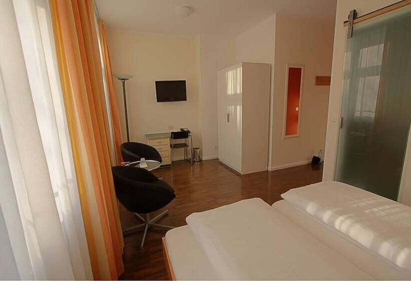 Fotos del hotel Johann:  4