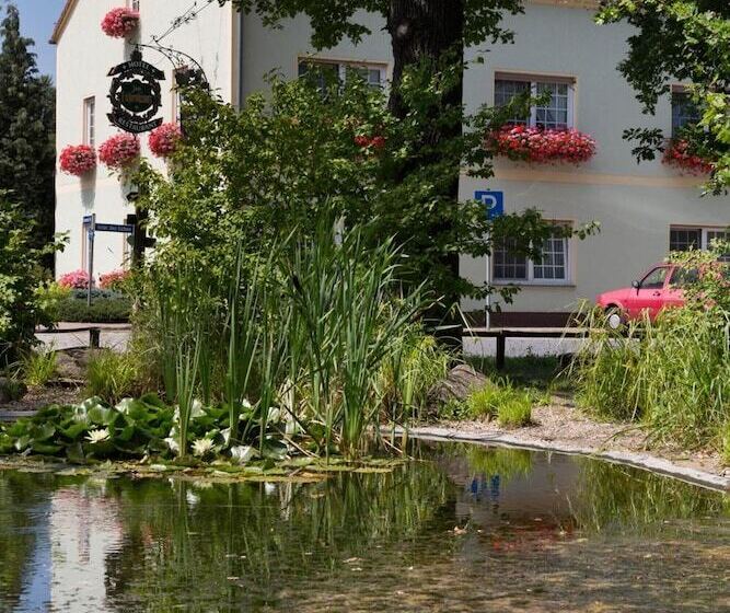 בית מלון כפרי & Gasthaus Zum Eichenkranz