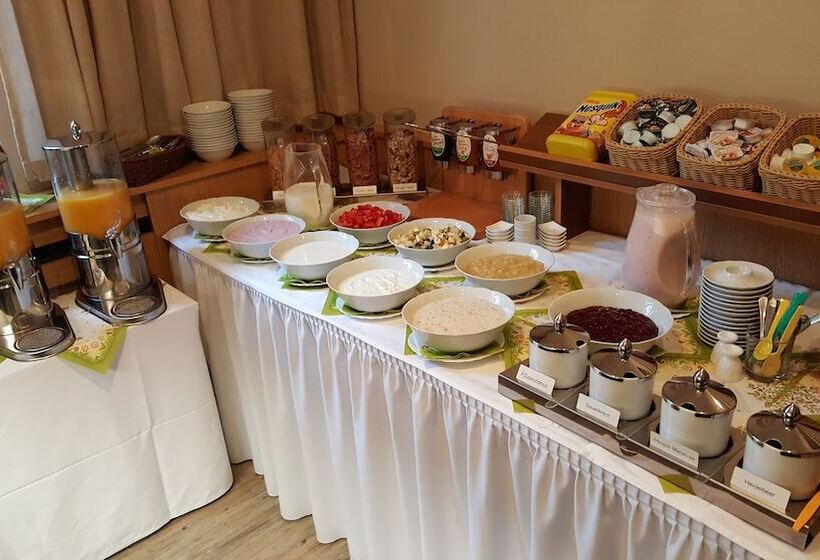 בית מלון כפרי & Gasthaus Zum Eichenkranz