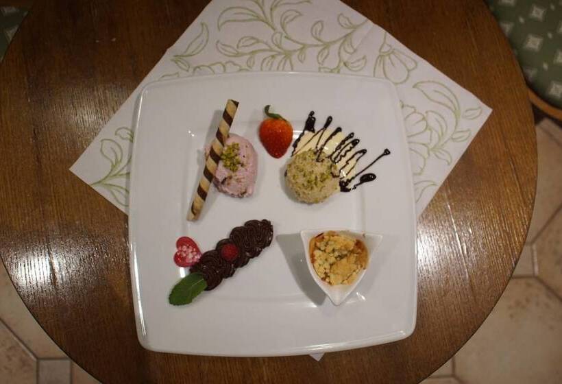 בית מלון כפרי & Gasthaus Zum Eichenkranz