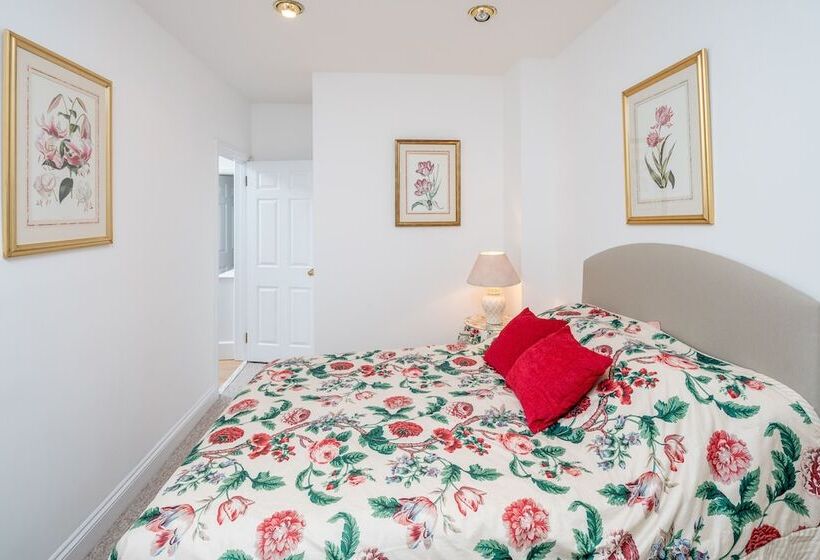 Joivy Fabulous 4br House With Terrace At The Heart Of Notting Hill