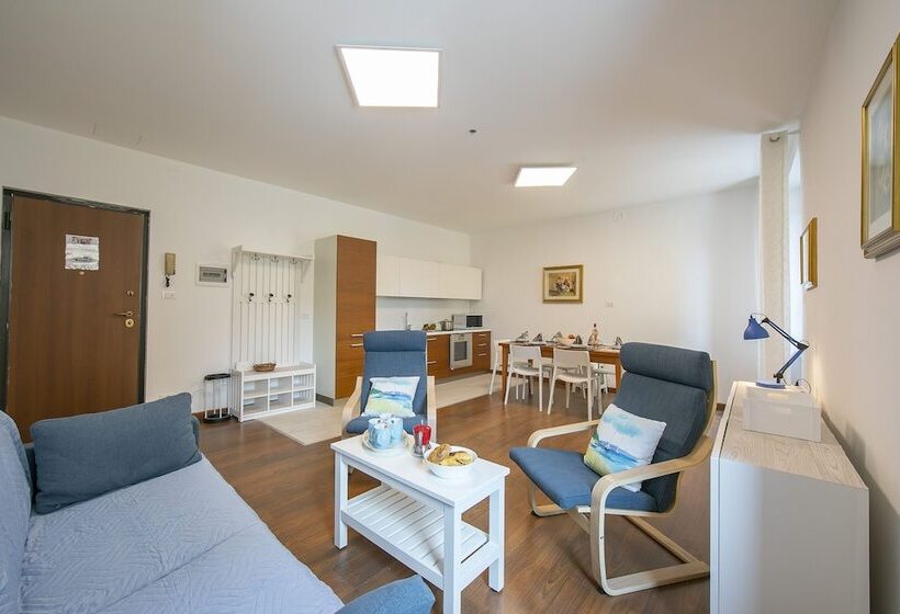 Residenza Rocca Del Lago 4 Happy Rentals