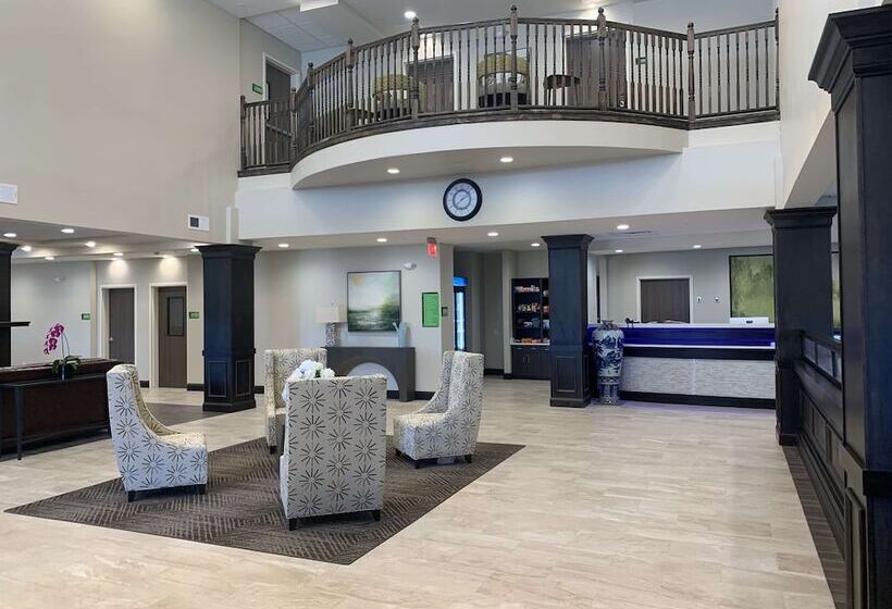 هتل Best Western Plus Horseheads Inn & Suites