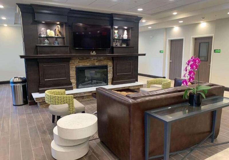 هتل Best Western Plus Horseheads Inn & Suites