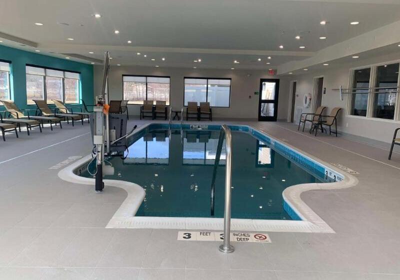 هتل Best Western Plus Horseheads Inn & Suites
