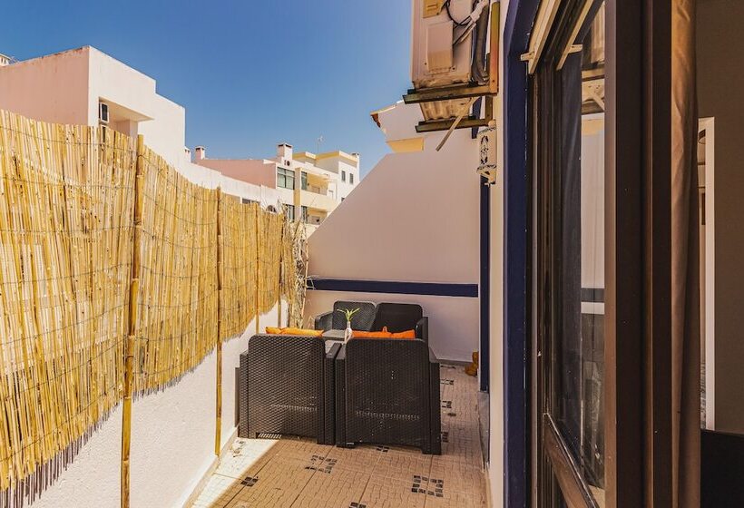 Charming 2 Bed Apartment In Armacao De Pera