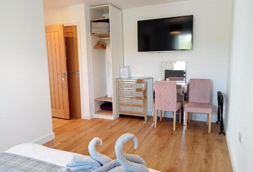 تختخواب و صبحانه Flotnar Hús   Ensuite Rooms