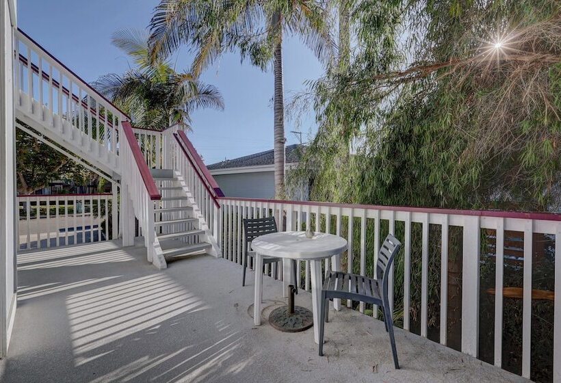 فندق Pelican Cove Inn