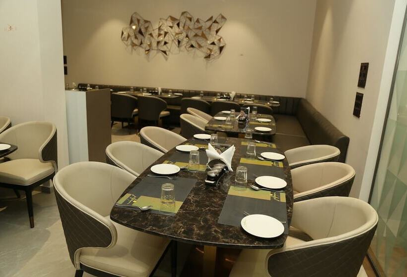 酒店 Ruturaj Regency