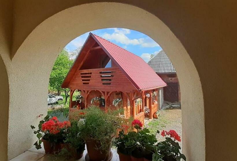 פנסיון Casa Bozai