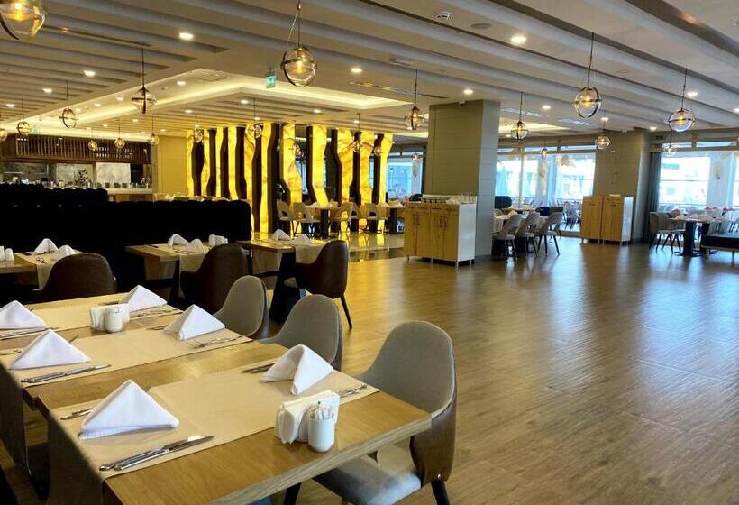Sunthalia Hotels & Resorts Ultra All Inclusive Adults Only Party
