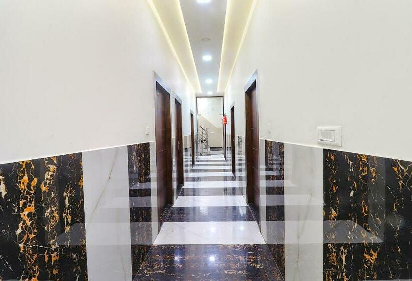 Отель Oyo 89828 Chahat Palace