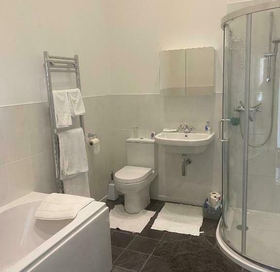 مبيت وإفطار Witheys Lodge