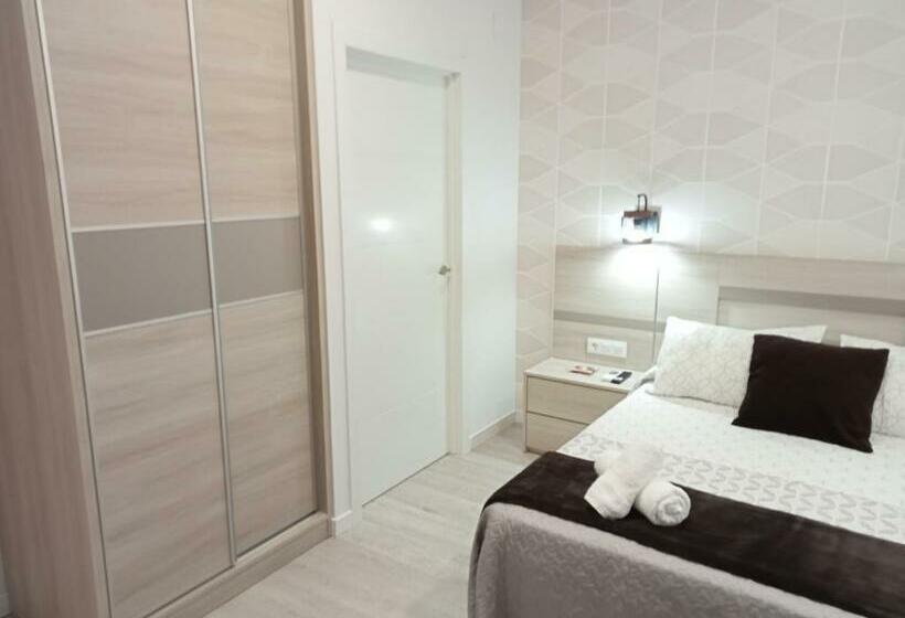 بنسيون Baixo A Lua Rooming
