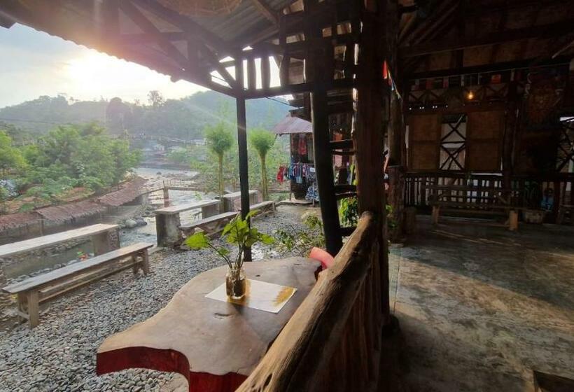 پانسیون Enter Point