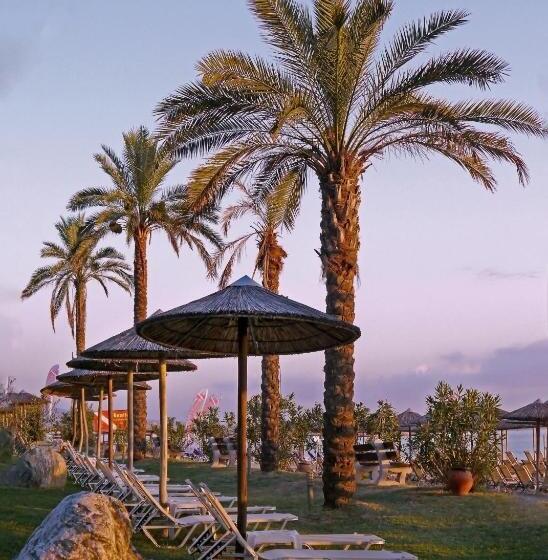 Cronwell Platamon Resort