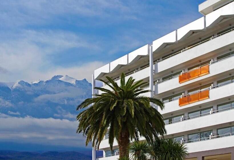 Cronwell Platamon Resort