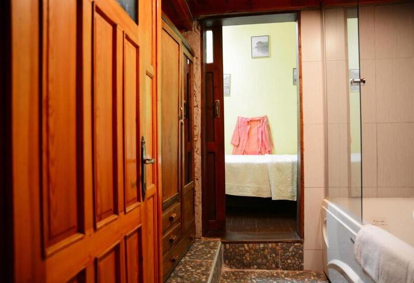 هتل Cunda Zehra Teyzenin Evi