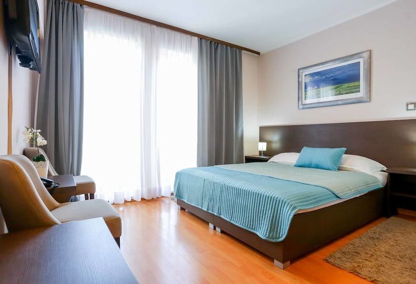 Fotos del hotel Divan:  2