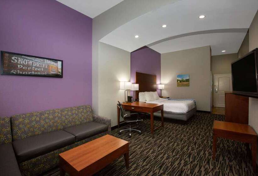 هتل La Quinta By Wyndham Tupelo
