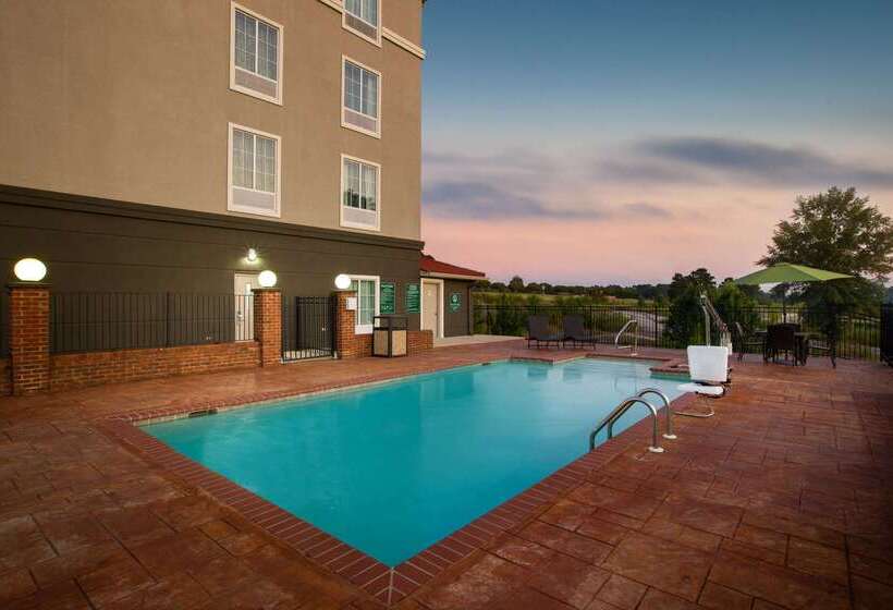 هتل La Quinta By Wyndham Tupelo