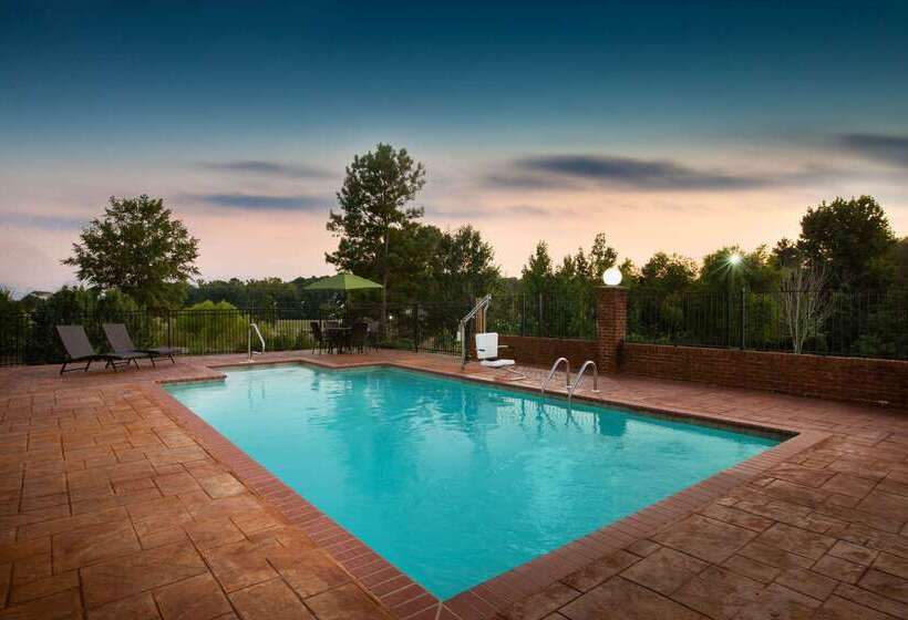 هتل La Quinta By Wyndham Tupelo