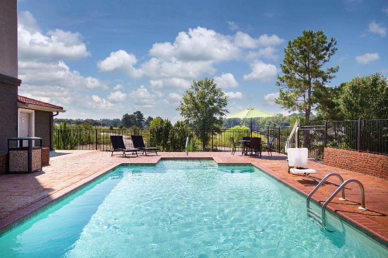 هتل La Quinta By Wyndham Tupelo