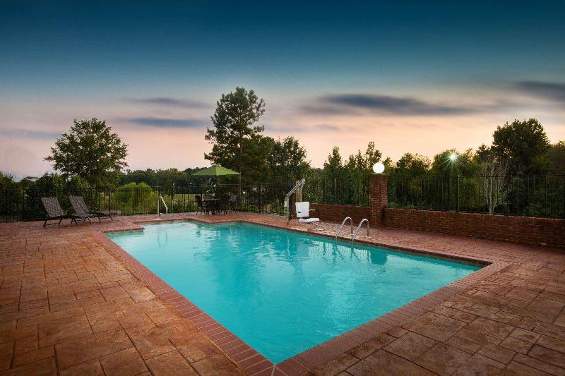هتل La Quinta By Wyndham Tupelo