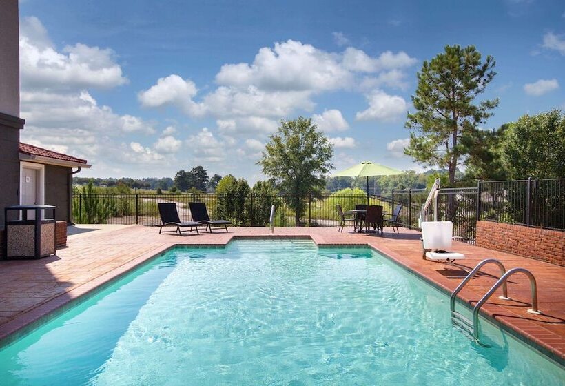 هتل La Quinta By Wyndham Tupelo