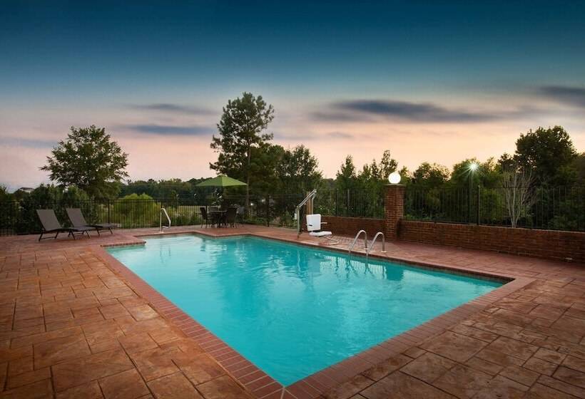 هتل La Quinta By Wyndham Tupelo