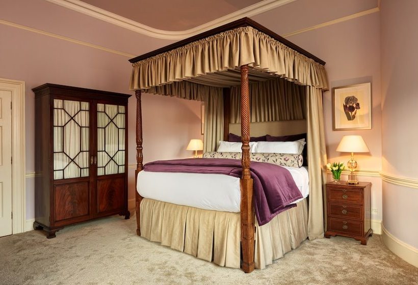 Отель Luttrellstown Castle Resort