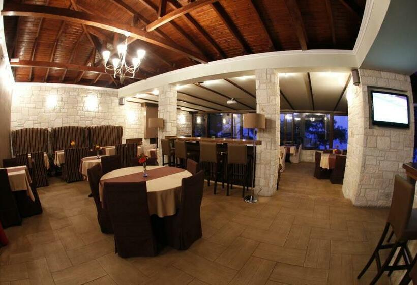 فندق Nostos