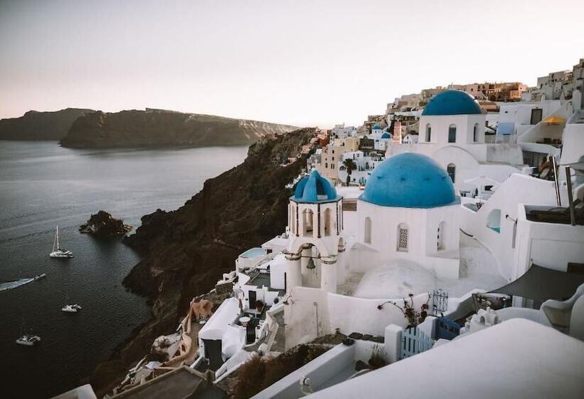 هتل Spitia Santorini Villa Collection