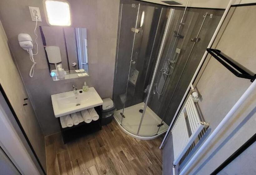 هتل Szeleta