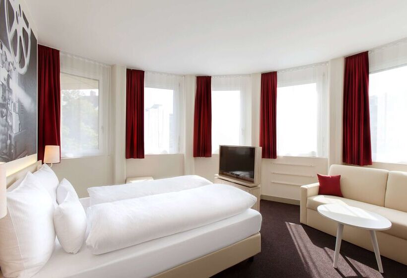 Hotel Vienna House Easy By Wyndham  München