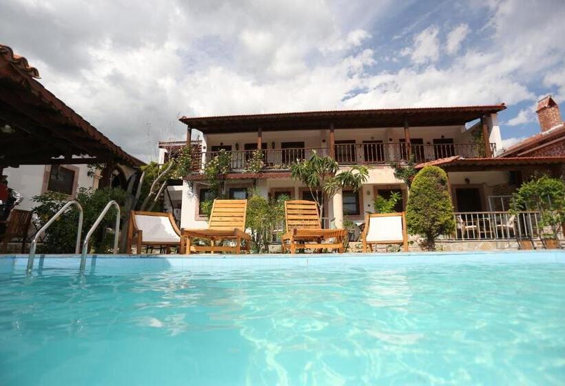 פנסיון Akropolis Guest House